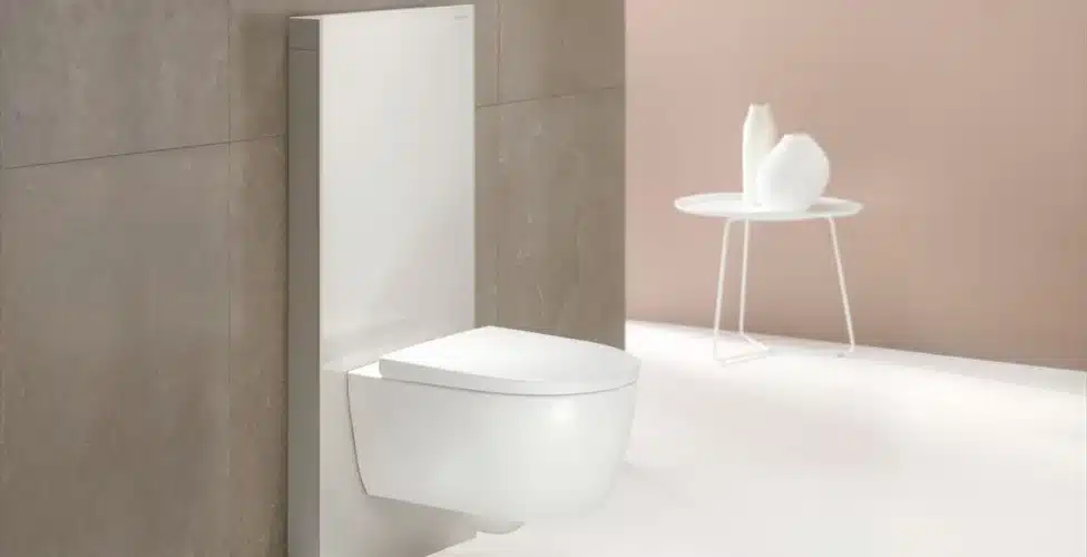 Geberit Monolith kombinerer moderne design og avansert funksjonalitet i én kompakt sisterneløsning.