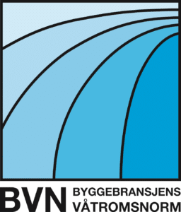 Rørlegger justerer berøringsfri servantkran på ferdigstilt bad.